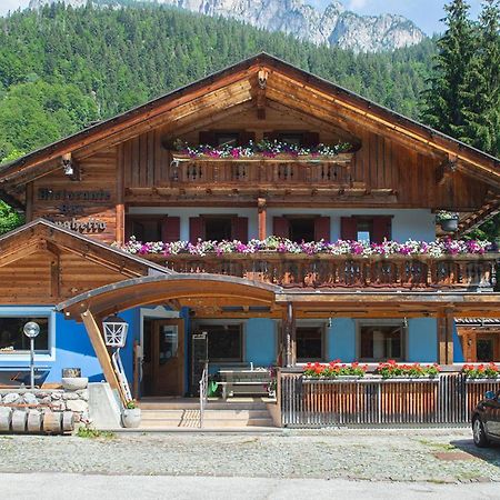 Al Mughetto Hotell Auronzo di Cadore Exteriör bild